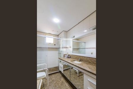 Apartamento à venda com 227m², 3 quartos e 2 vagas Apartamento à venda com 227m², 3 quartos e 2 vagasBanheiro Social