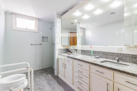 Apartamento à venda com 227m², 3 quartos e 2 vagas Apartamento à venda com 227m², 3 quartos e 2 vagasBanheiro da Suite