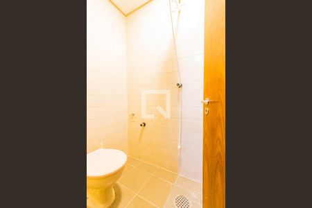 Apartamento à venda com 227m², 3 quartos e 2 vagas Apartamento à venda com 227m², 3 quartos e 2 vagasBanheiro de Serviço