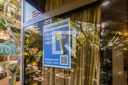 Apartamento à venda com 227m², 3 quartos e 2 vagas Apartamento à venda com 227m², 3 quartos e 2 vagasPlaca