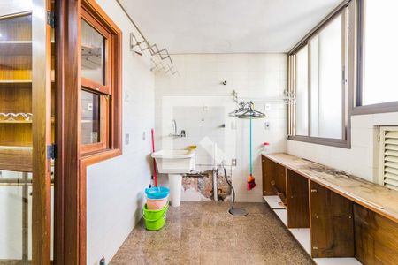 Apartamento à venda com 227m², 3 quartos e 2 vagas Apartamento à venda com 227m², 3 quartos e 2 vagasArea de Serviço