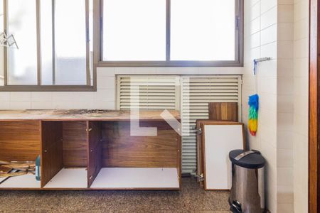 Apartamento à venda com 227m², 3 quartos e 2 vagas Apartamento à venda com 227m², 3 quartos e 2 vagasArea de Serviço