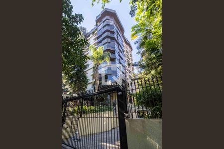 Apartamento à venda com 227m², 3 quartos e 2 vagas Apartamento à venda com 227m², 3 quartos e 2 vagasFachada