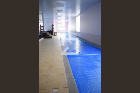 Área comum - Piscina aquecida de apartamento para alugar com 3 quartos, 99m² em Uberaba, Curitiba