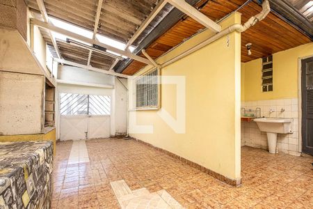 Casa à venda com 220m², 3 quartos e 2 vagas Casa à venda com 220m², 3 quartos e 2 vagasQuintal