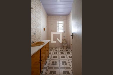 Casa à venda com 220m², 3 quartos e 2 vagas Casa à venda com 220m², 3 quartos e 2 vagasBanheiro