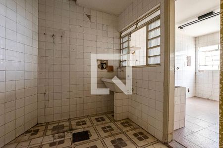 Casa à venda com 220m², 3 quartos e 2 vagas Casa à venda com 220m², 3 quartos e 2 vagasEdícula - Lavanderia