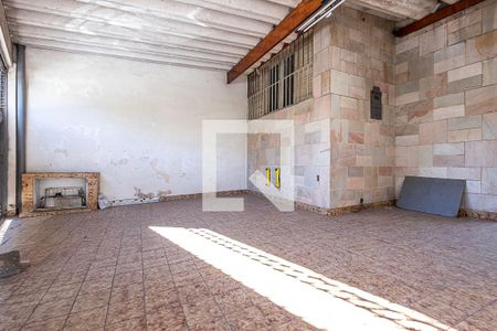 Casa à venda com 220m², 3 quartos e 2 vagas Casa à venda com 220m², 3 quartos e 2 vagasGaragem