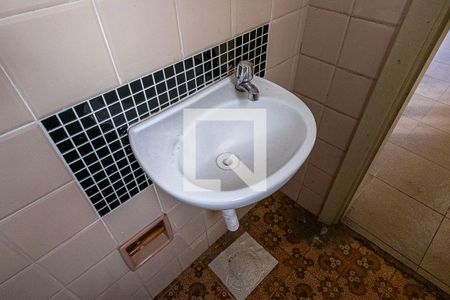 Casa à venda com 220m², 3 quartos e 2 vagas Casa à venda com 220m², 3 quartos e 2 vagasSuíte - Banheiro