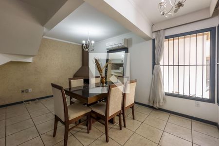 Sala de casa de condomínio à venda com 3 quartos, 196m² em Vila Assunção, Porto Alegre