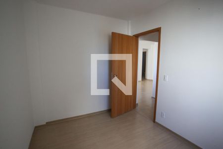 Quarto 1 de apartamento para alugar com 2 quartos, 48m² em Taquara, Rio de Janeiro