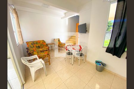 Sala de apartamento para alugar com 2 quartos, 80m² em São João do Rio Vermelho, Florianópolis