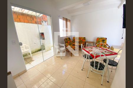 Sala de apartamento para alugar com 2 quartos, 80m² em São João do Rio Vermelho, Florianópolis