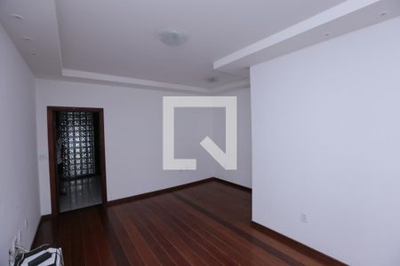 Sala de casa à venda com 4 quartos, 670m² em Colonial, Contagem