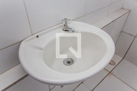 Banheiro de casa para alugar com 1 quarto, 50m² em Jardim Vivan, São Paulo
