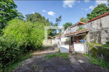 Casa à venda com 1000m², 3 quartos e 5 vagas Casa à venda com 1000m², 3 quartos e 5 vagasQuarto 2