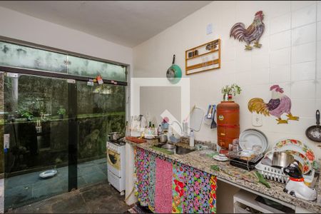 Casa à venda com 1000m², 3 quartos e 5 vagas Casa à venda com 1000m², 3 quartos e 5 vagasCozinha