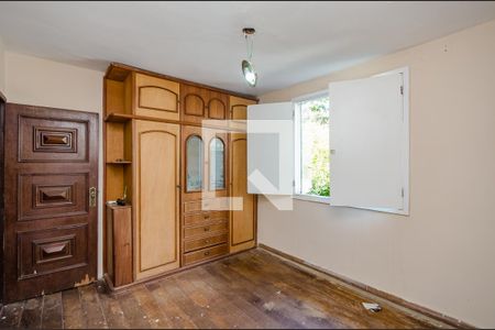 Casa à venda com 1000m², 3 quartos e 5 vagas Casa à venda com 1000m², 3 quartos e 5 vagasQuarto 2