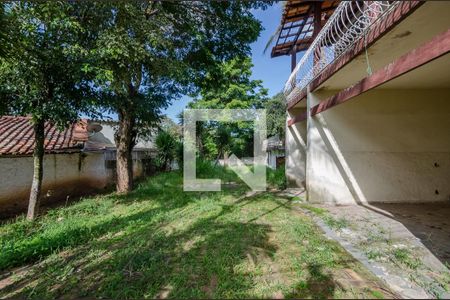 Casa à venda com 1000m², 3 quartos e 5 vagas Casa à venda com 1000m², 3 quartos e 5 vagasQuintal - garagem