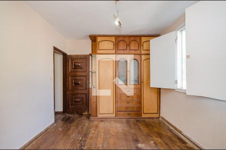 Casa à venda com 1000m², 3 quartos e 5 vagas Casa à venda com 1000m², 3 quartos e 5 vagasQuarto 2