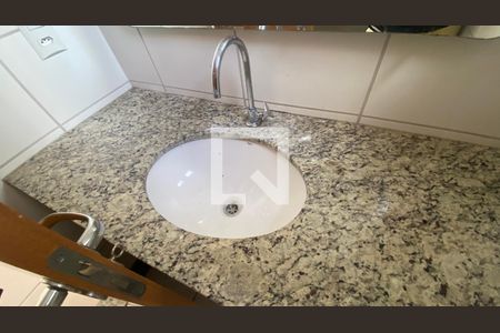 Banheiro 1 de apartamento para alugar com 2 quartos, 64m² em Residencial Eldorado, Goiânia