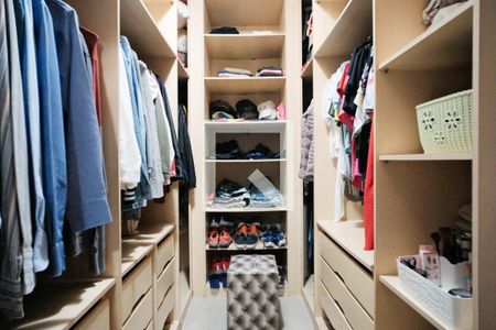 Casa à venda com 150m², 3 quartos e 2 vagas Casa à venda com 150m², 3 quartos e 2 vagasCloset