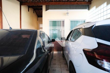 Casa à venda com 150m², 3 quartos e 2 vagas Casa à venda com 150m², 3 quartos e 2 vagasGaragem