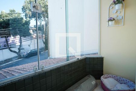 Casa à venda com 150m², 3 quartos e 2 vagas Casa à venda com 150m², 3 quartos e 2 vagasVaranda