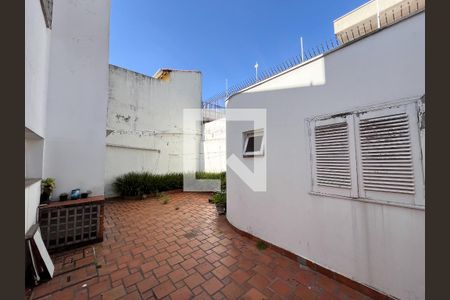 Casa à venda com 240m², 4 quartos e 3 vagasQuintal
