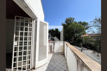 Casa à venda com 240m², 4 quartos e 3 vagasVaranda do Quarto 4
