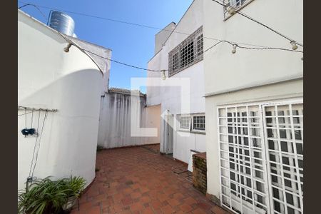 Casa à venda com 240m², 4 quartos e 3 vagasQuintal