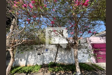 Casa à venda com 240m², 4 quartos e 3 vagasFachada