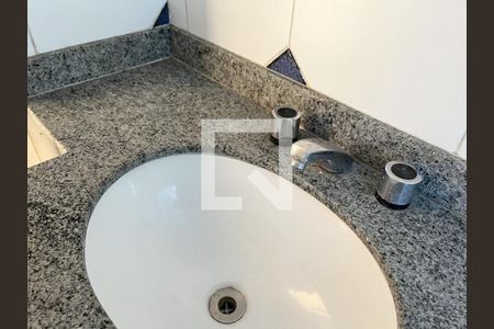 Casa à venda com 240m², 4 quartos e 3 vagasBanheiro Corredor
