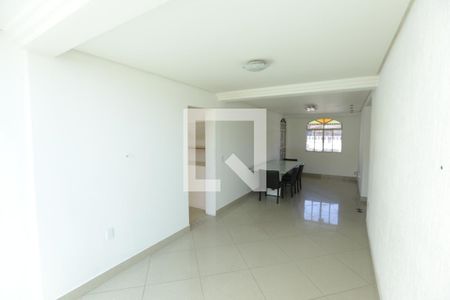 sala de apartamento para alugar com 3 quartos, 100m² em Brasil Industrial, Belo Horizonte
