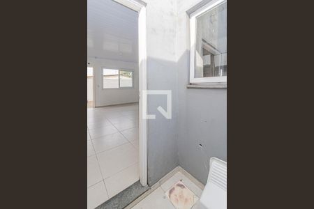 Casa de condomínio à venda com 56m², 2 quartos e 1 vagaÁrea de Serviço