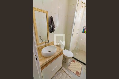 Banheiro de apartamento à venda com 2 quartos, 53m² em Jardim Sarah, São Paulo