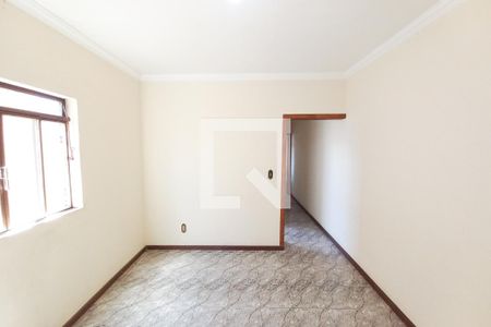 Sala 3 de casa à venda com 4 quartos, 200m² em Tupi, Belo Horizonte