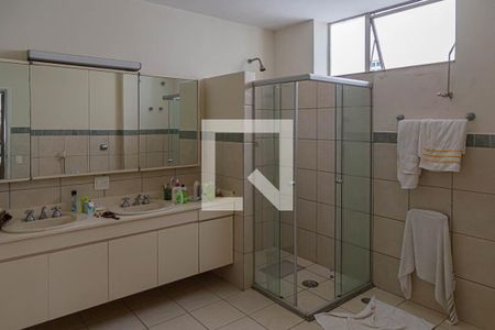 Apartamento para alugar com 275m², 3 quartos e 2 vagas Apartamento para alugar com 275m², 3 quartos e 2 vagasBanheiro da Suíte 2
