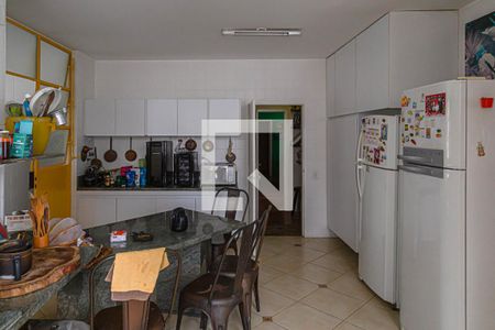 Apartamento para alugar com 275m², 3 quartos e 2 vagas Apartamento para alugar com 275m², 3 quartos e 2 vagasCozinha