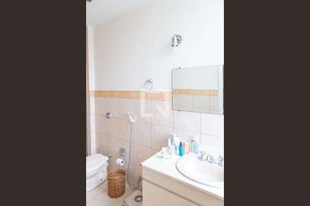 Apartamento para alugar com 275m², 3 quartos e 2 vagas Apartamento para alugar com 275m², 3 quartos e 2 vagasBanheiro da Suíte 1