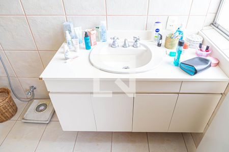 Apartamento para alugar com 275m², 3 quartos e 2 vagas Apartamento para alugar com 275m², 3 quartos e 2 vagasBanheiro da Suíte 1