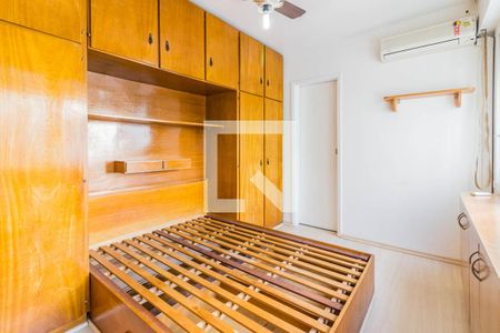 Dormitório de apartamento para alugar com 1 quarto, 35m² em Passo da Areia, Porto Alegre