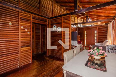 Sala de casa à venda com 3 quartos, 203m² em Camaquã, Porto Alegre