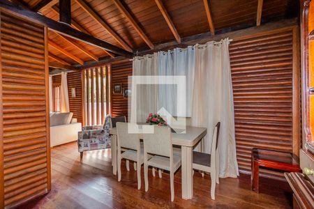 Sala de casa à venda com 3 quartos, 203m² em Camaquã, Porto Alegre