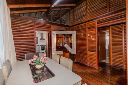 Sala de casa à venda com 3 quartos, 203m² em Camaquã, Porto Alegre