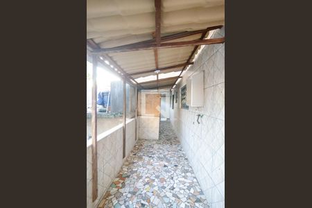 Casa para alugar com 100m², 2 quartos e 2 vagasCorredor