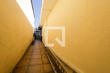 Casa à venda com 192m², 2 quartos e 3 vagasCorredor externo