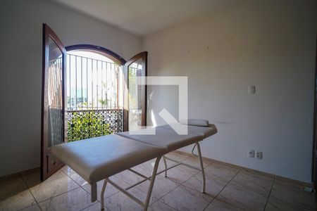 Casa para alugar com 300m², 3 quartos e 3 vagas Casa para alugar com 300m², 3 quartos e 3 vagasQuarto