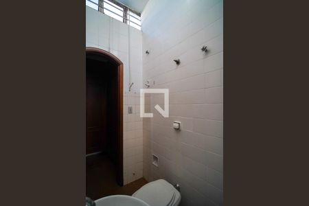 Casa para alugar com 300m², 3 quartos e 3 vagas Casa para alugar com 300m², 3 quartos e 3 vagasBanheiro de serviço