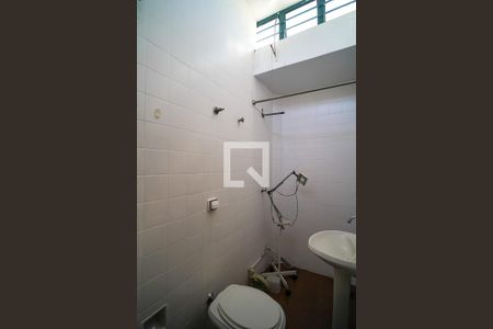 Casa para alugar com 300m², 3 quartos e 3 vagas Casa para alugar com 300m², 3 quartos e 3 vagasBanheiro de serviço